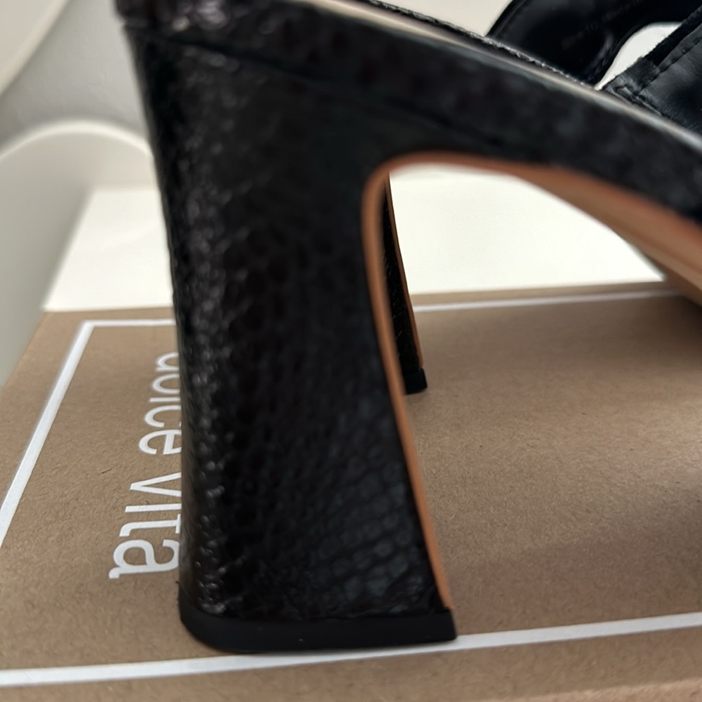 🥳HP🥳🔥Dolce Vita Onyx Embossed Leather Heels🔥 - Picture 4 of 7